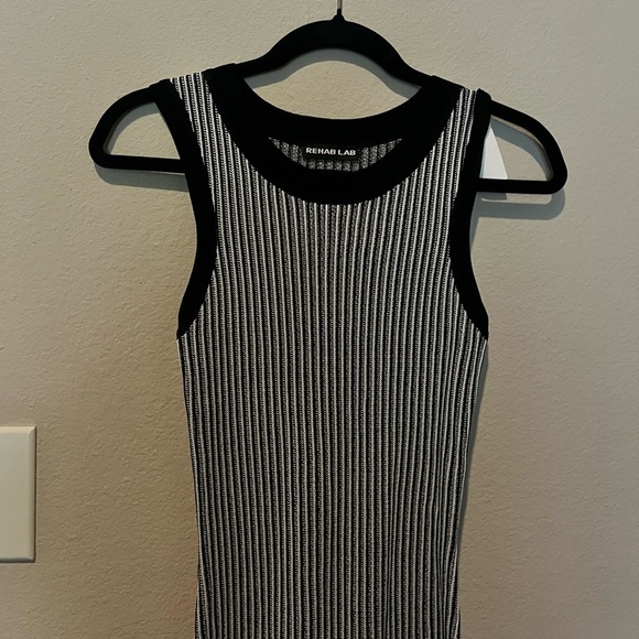 Rehab Lab Black & White Striped Sleeveless Bodycon Dress Size Large Tassels - Picture 4 of 10
